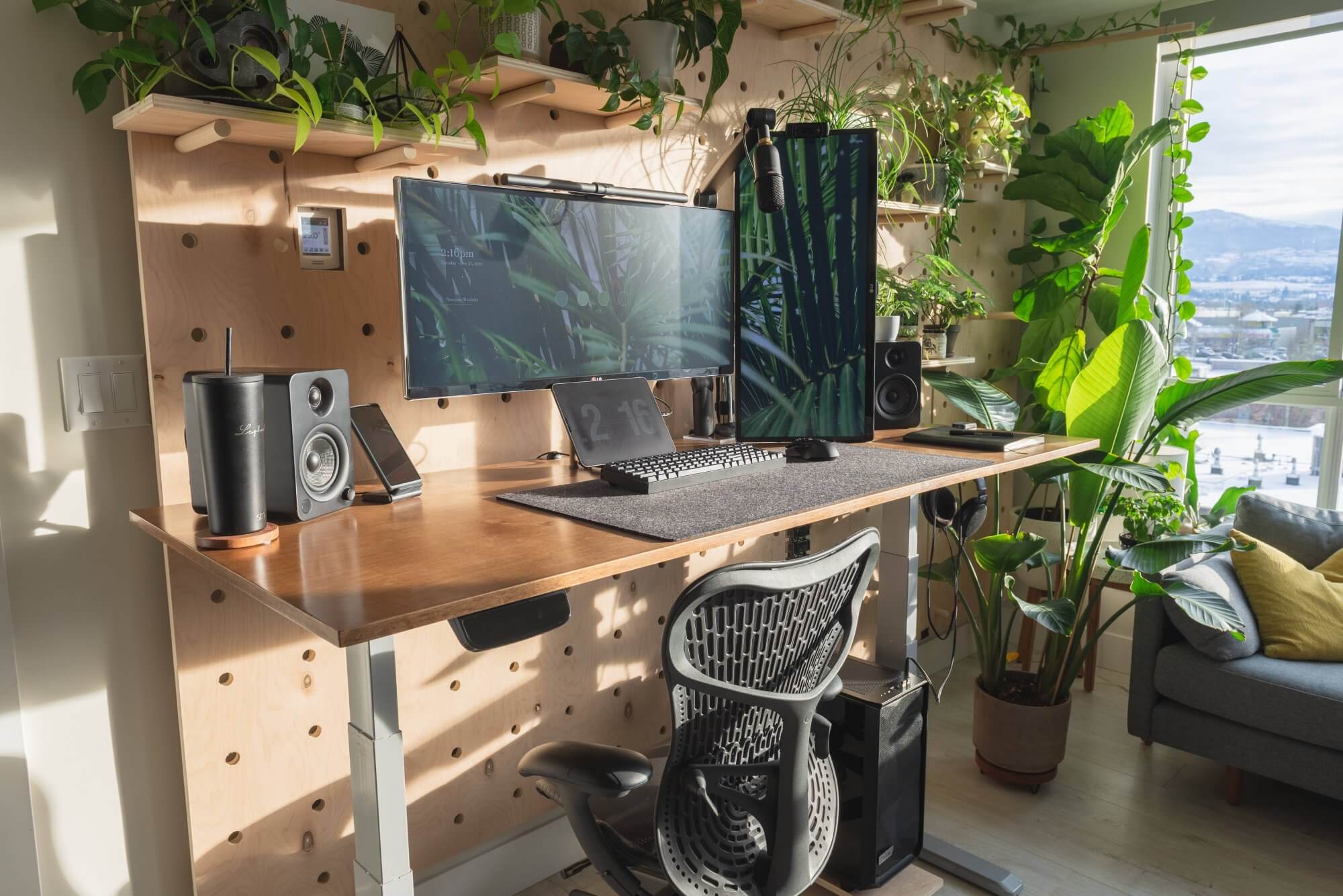 The Perfect Desk Setup For Small Rooms 😉, ( Setup Ideas : Part 12