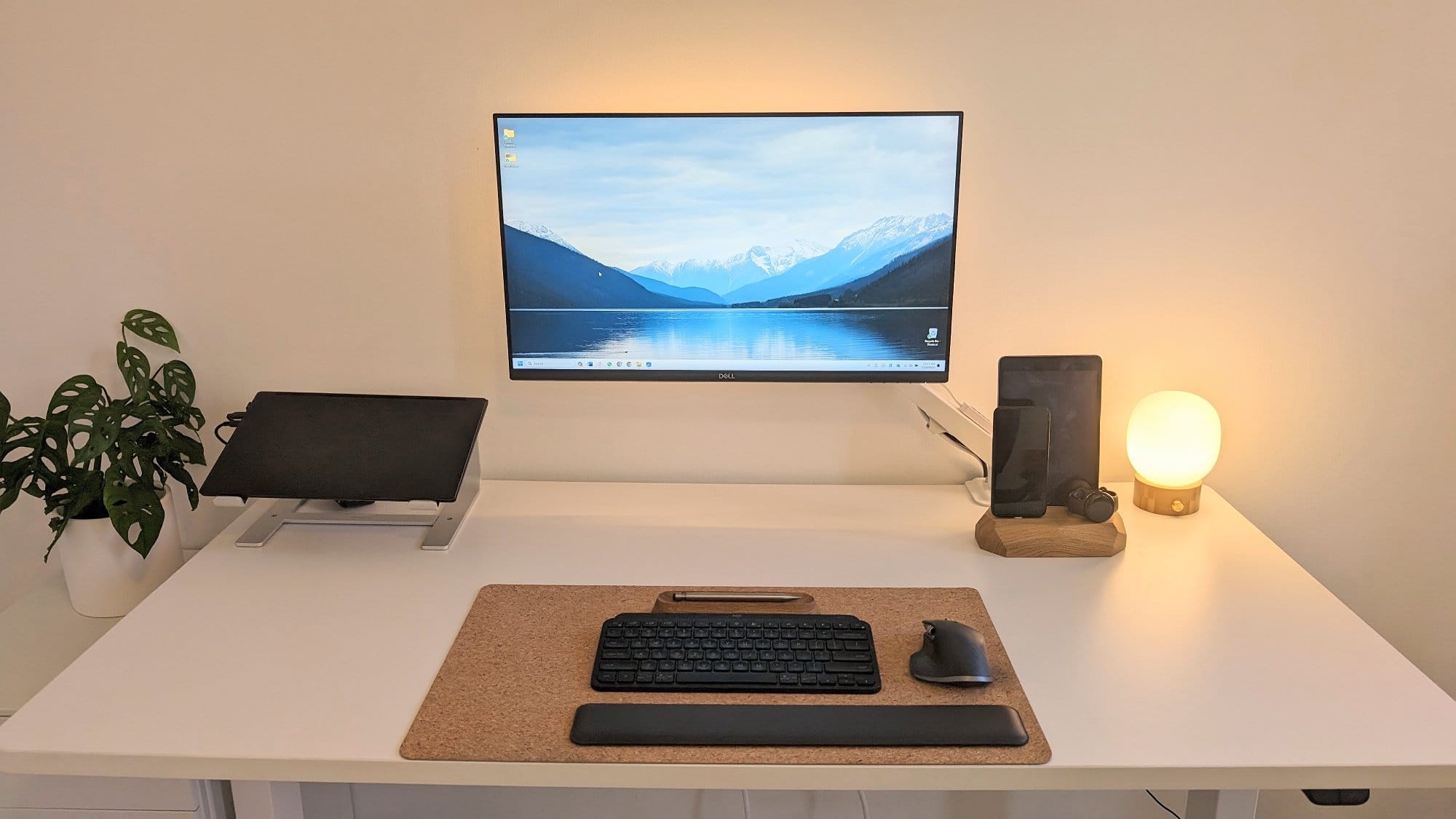 Minimalist Writing Space in Kailua, Hawaii