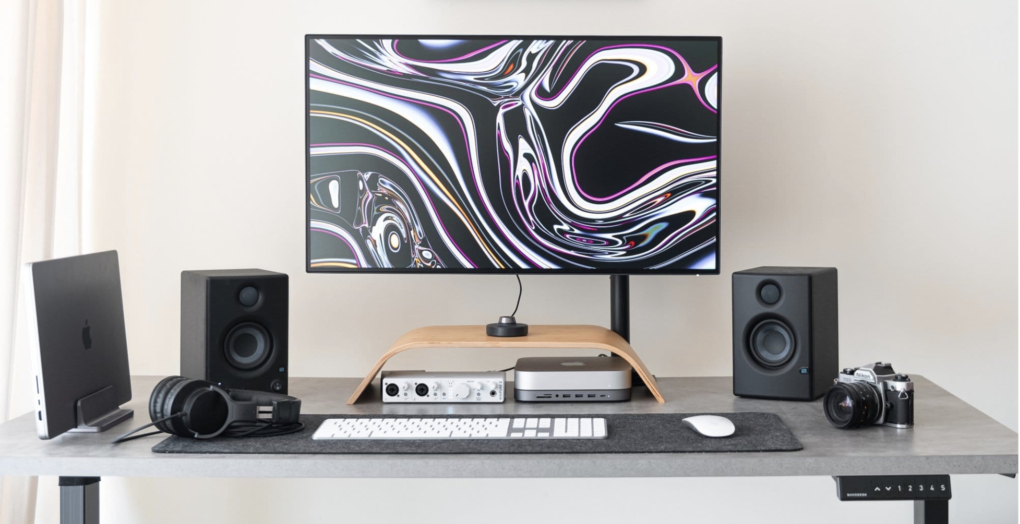 8 Must-Have USB-C Hubs That Actually Look Good on Your Desk