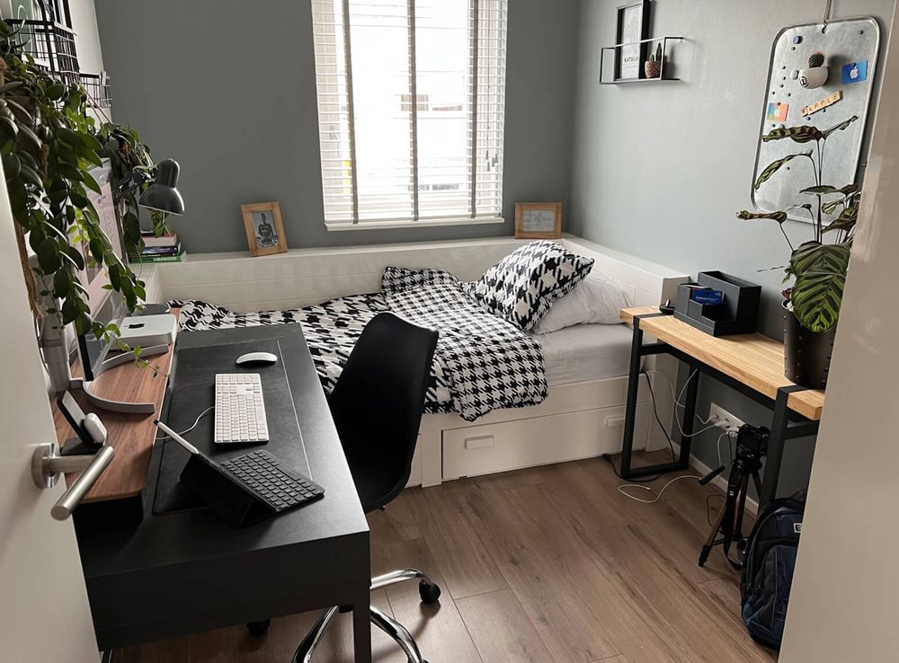 Small Apartment WFH Setup: Optimizing Space and Productivity