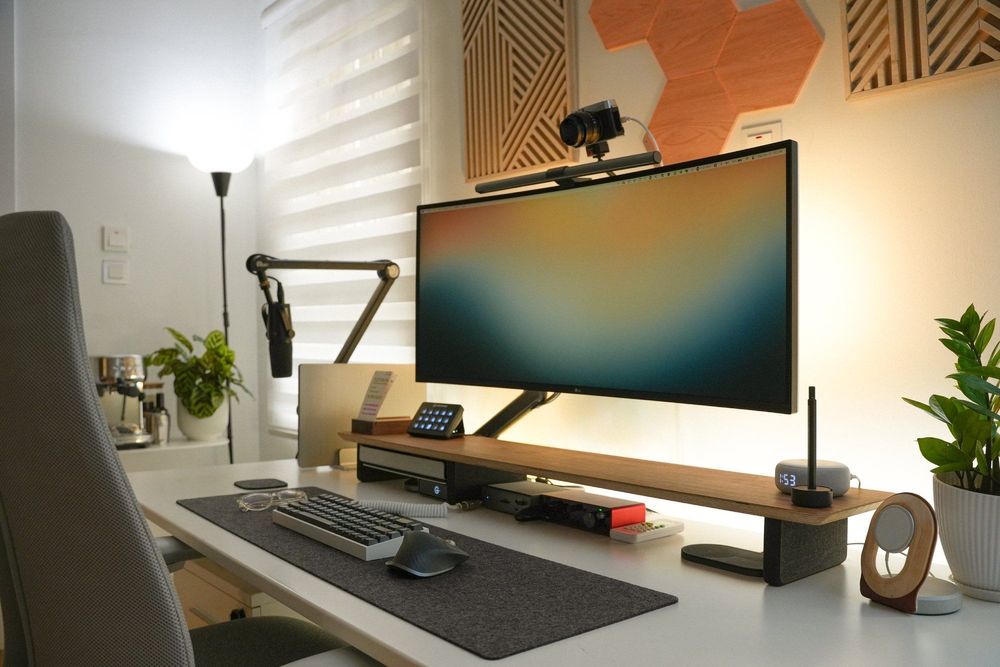 42 Best Desk Setup Ideas for Your Home Office in 2025