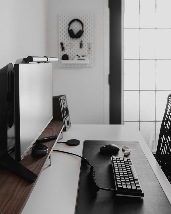 Clean and Minimal Desk Setup